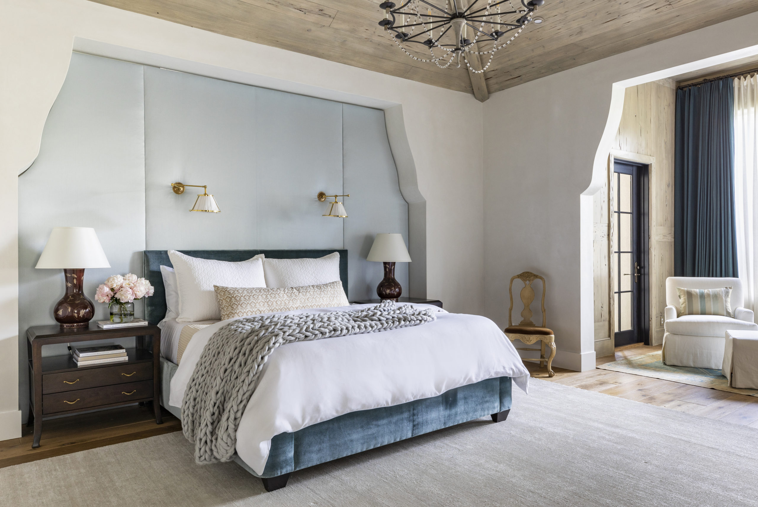 Royal Point Master Suite - Marie Flanigan Interiors